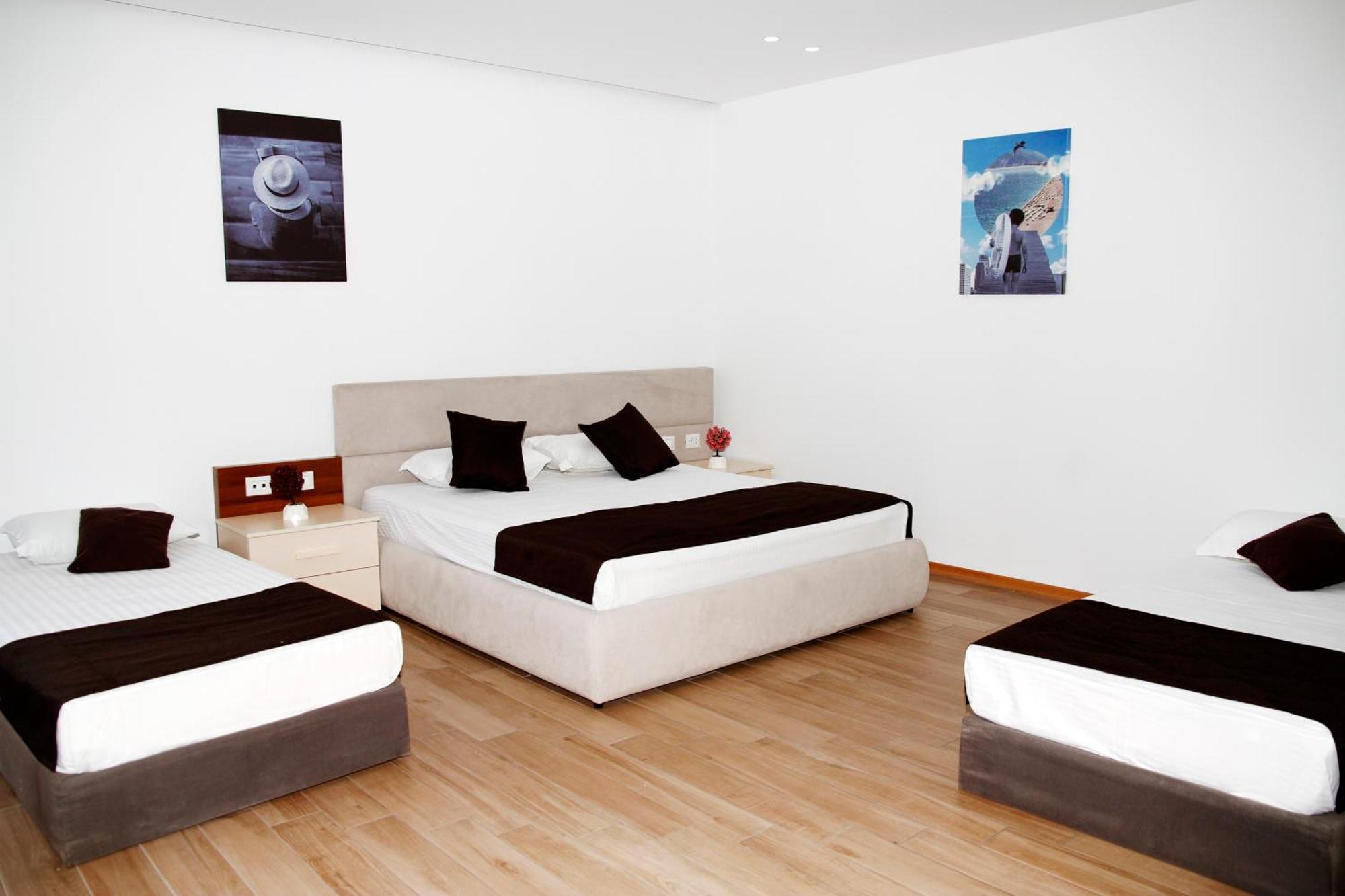 Amh Hotel Durres Exterior photo