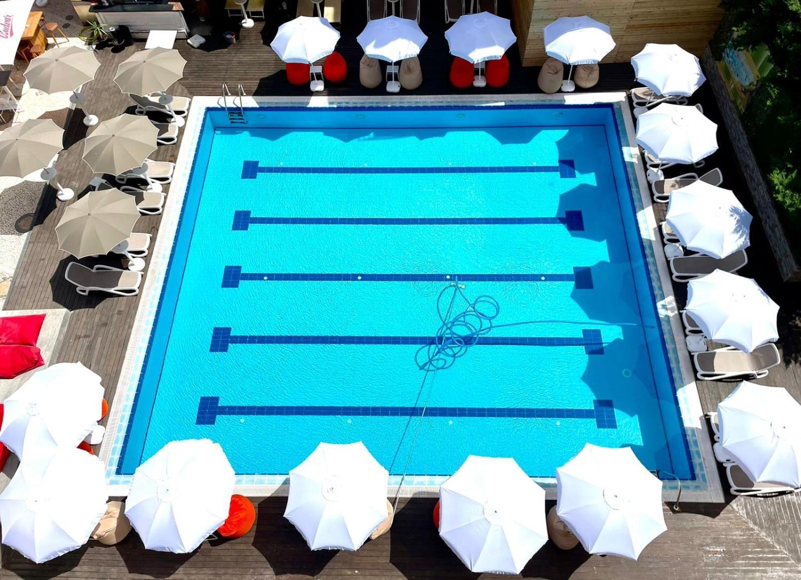 Amh Hotel Durres Exterior photo