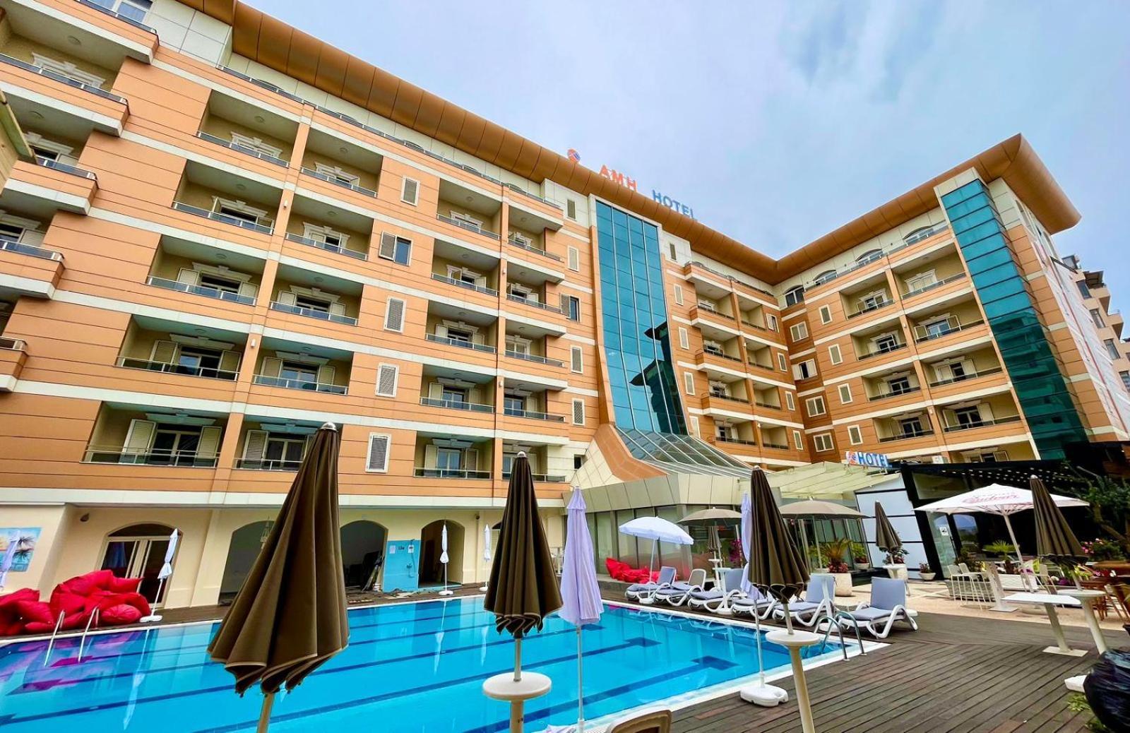 Amh Hotel Durres Exterior photo