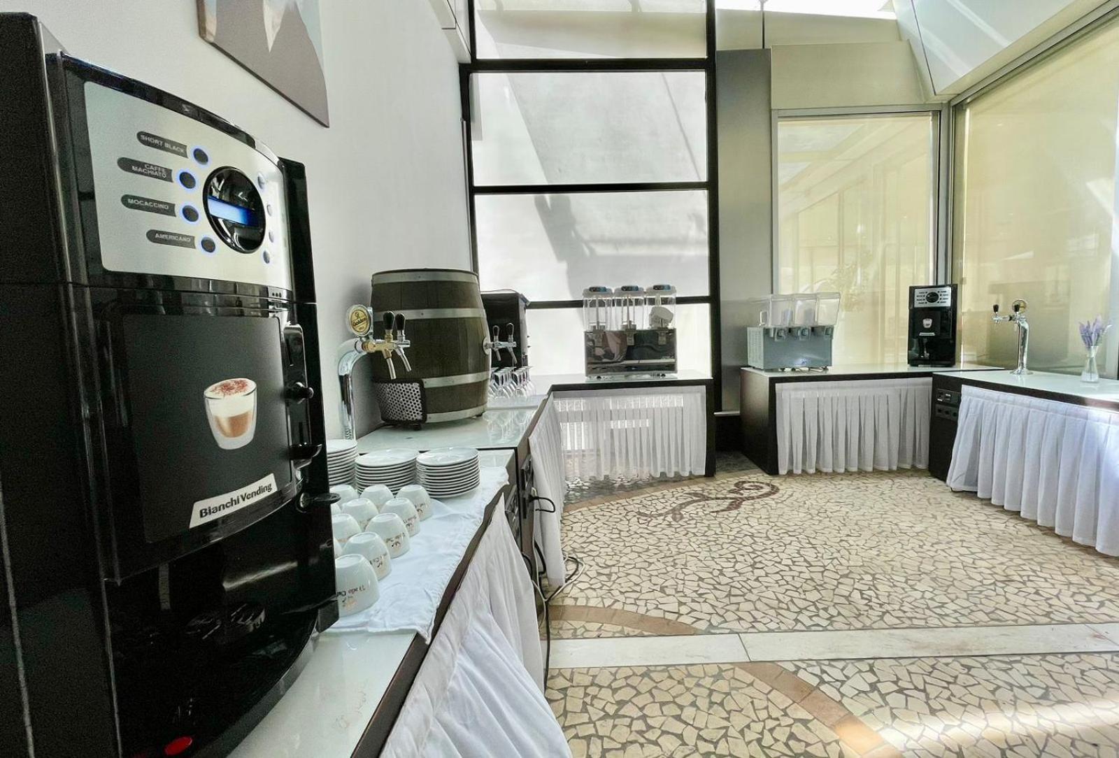 Amh Hotel Durres Exterior photo