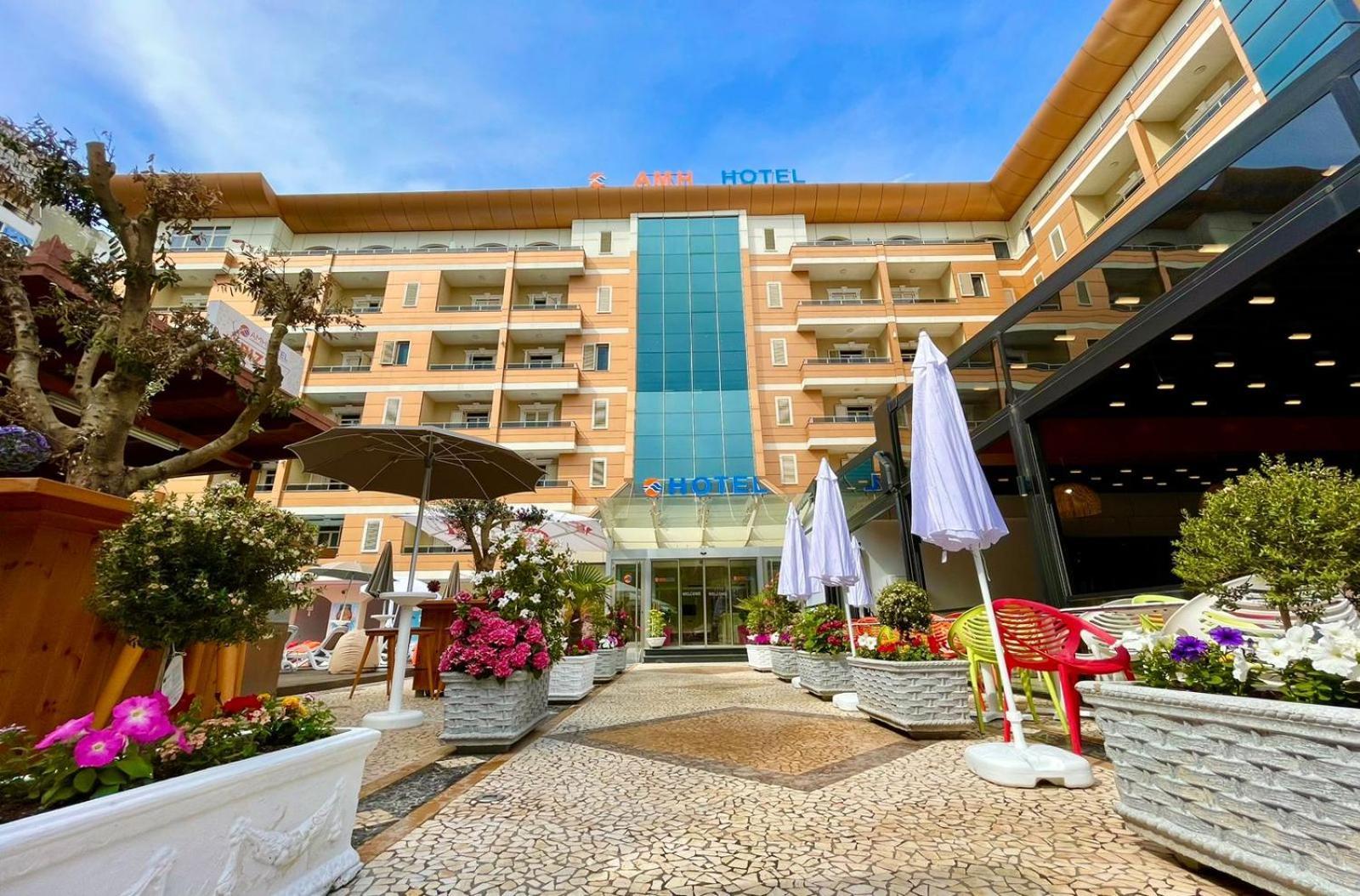 Amh Hotel Durres Exterior photo